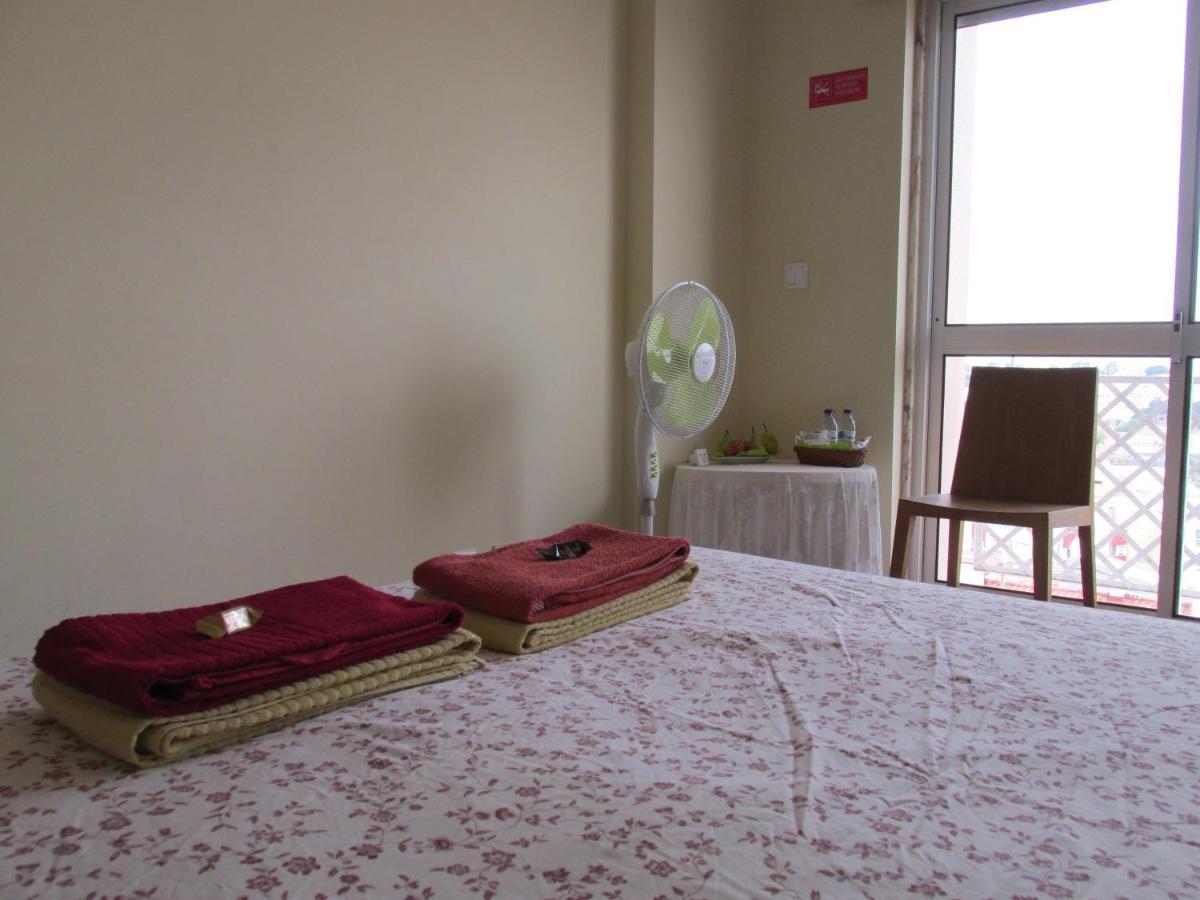 Homestay Marialva Park Seixal  Buitenkant foto