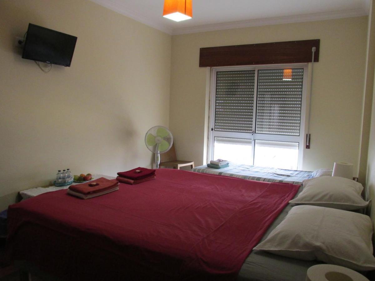 Homestay Marialva Park Seixal  Buitenkant foto