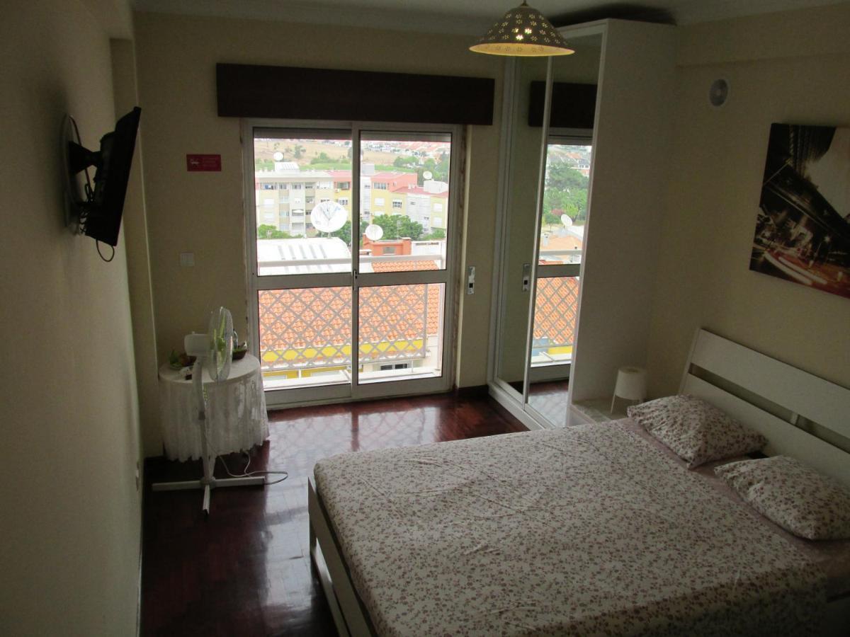 Homestay Marialva Park Seixal  Buitenkant foto