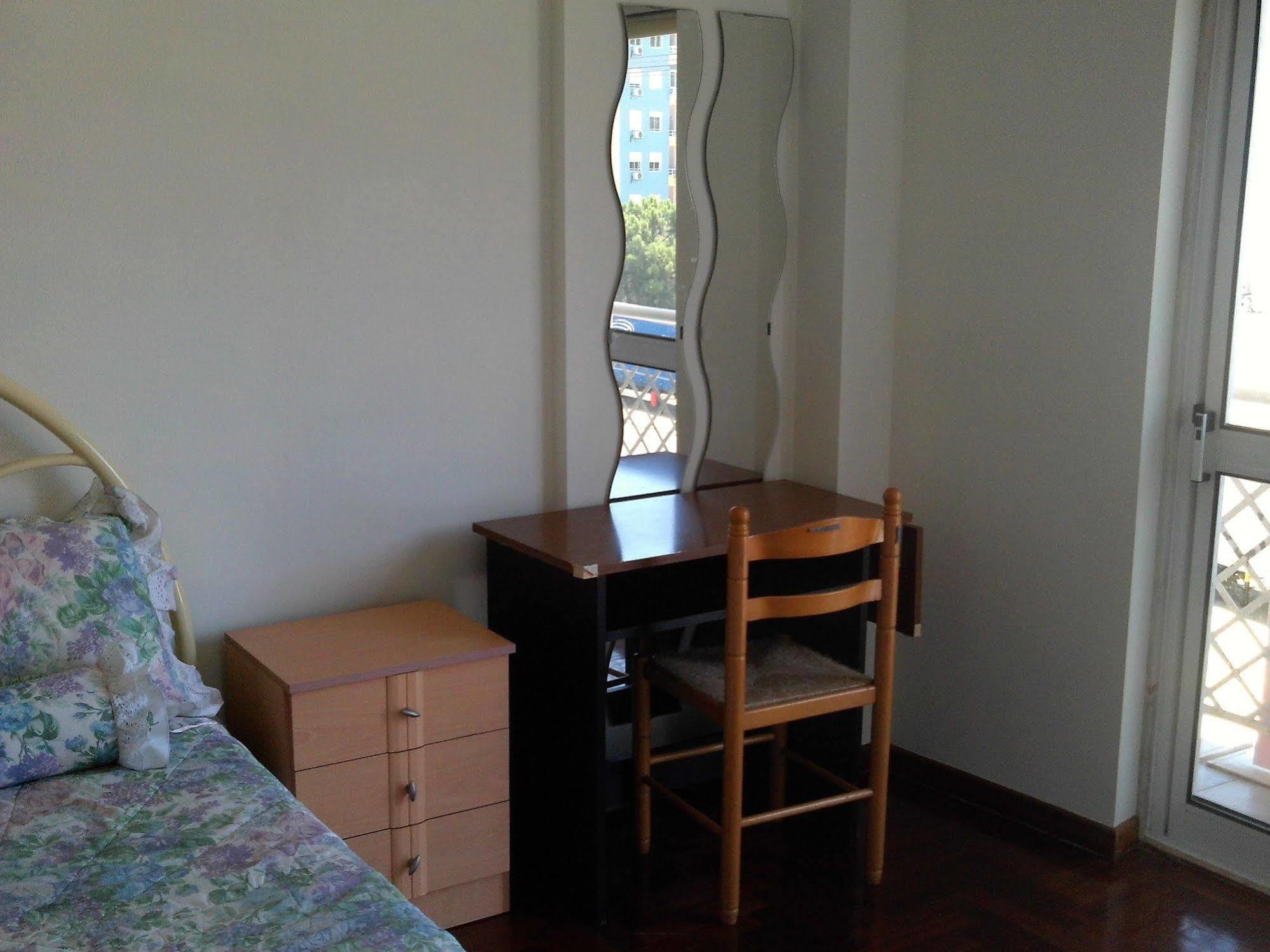 Homestay Marialva Park Seixal  Buitenkant foto
