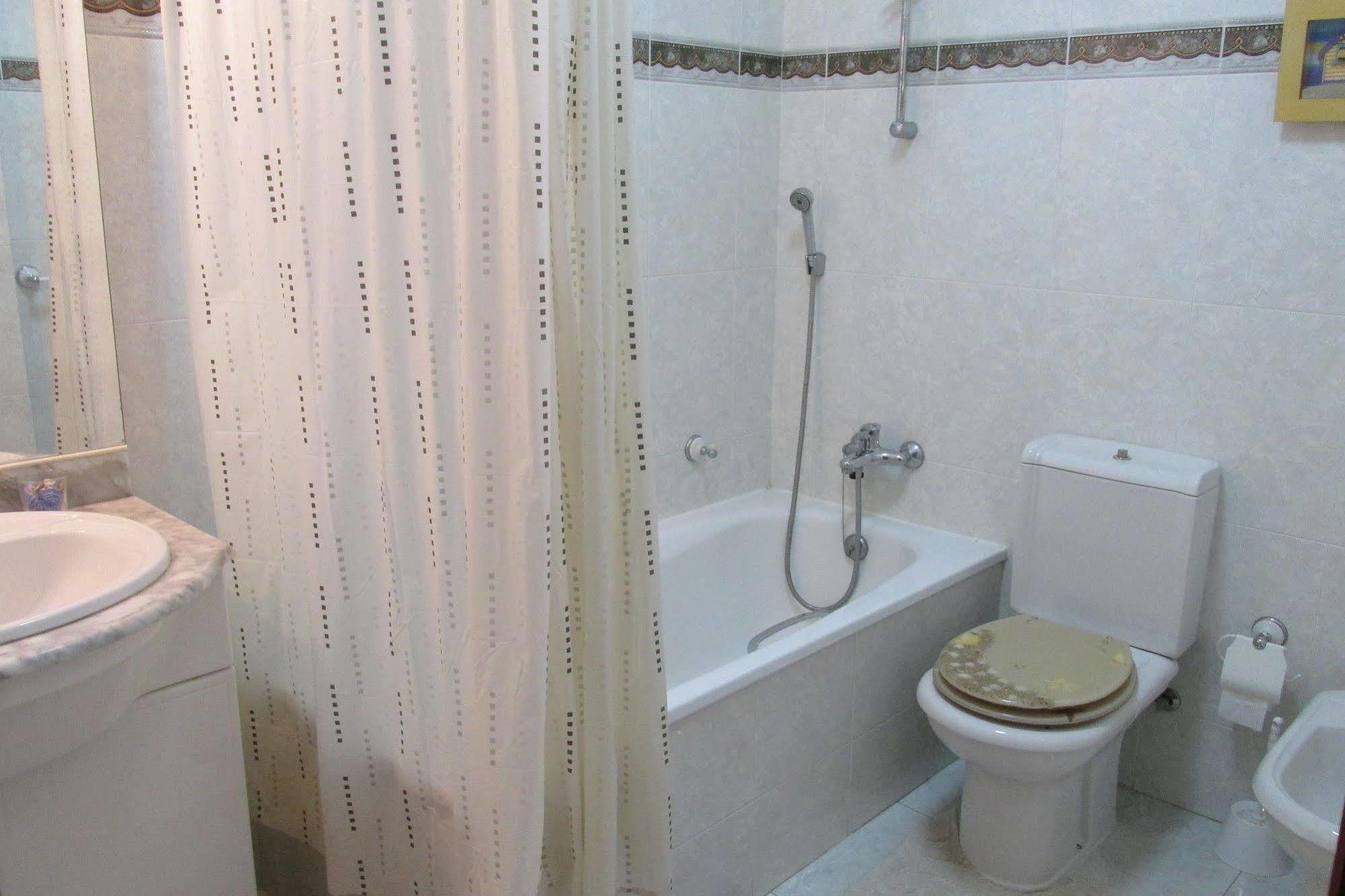 Homestay Marialva Park Seixal  Buitenkant foto