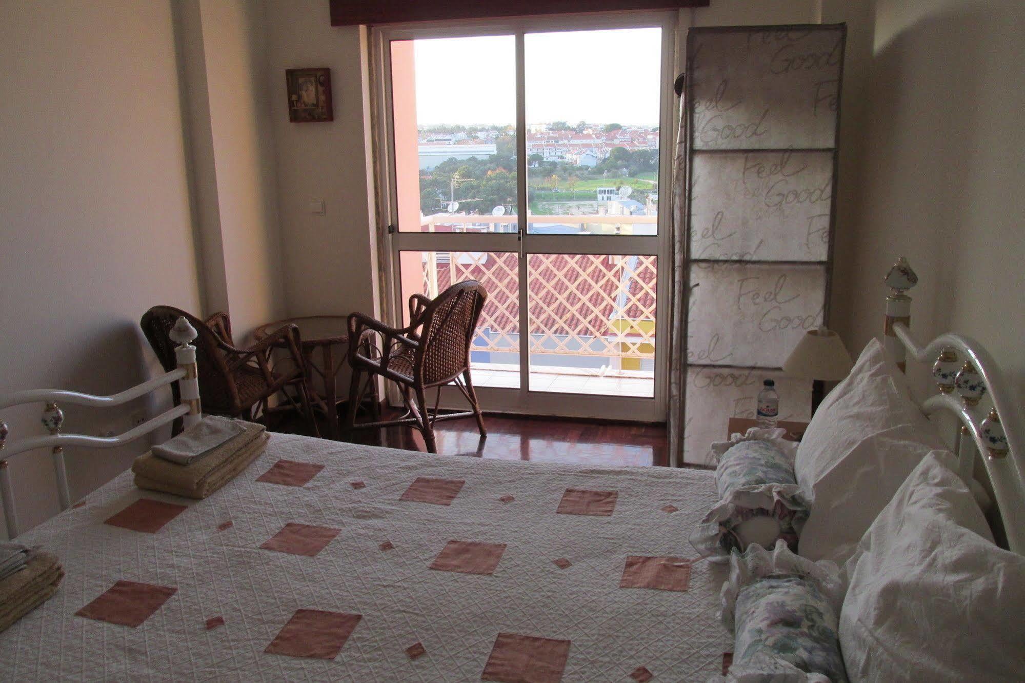 Homestay Marialva Park Seixal  Buitenkant foto