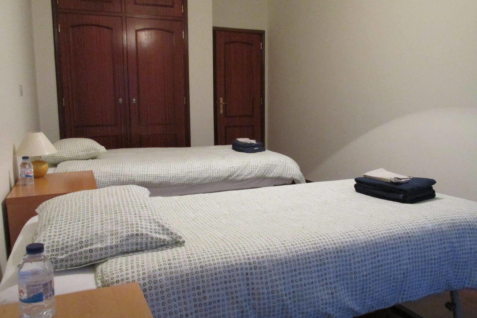 Homestay Marialva Park Seixal  Buitenkant foto